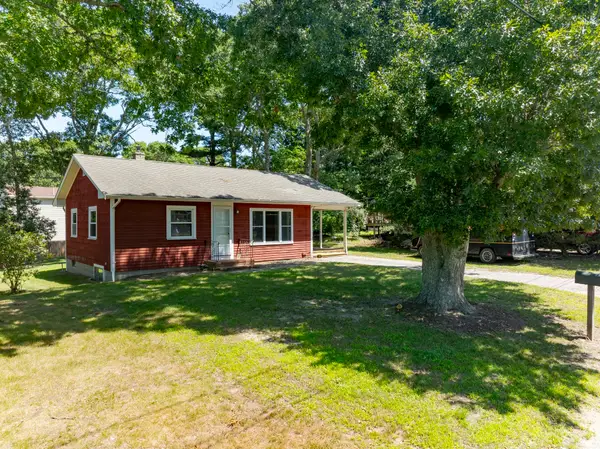 16 Hartwell, Falmouth, MA 02536