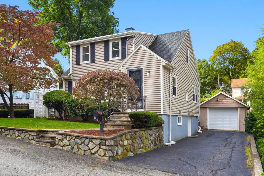 22 Ash St, Melrose, MA 02176 - #3