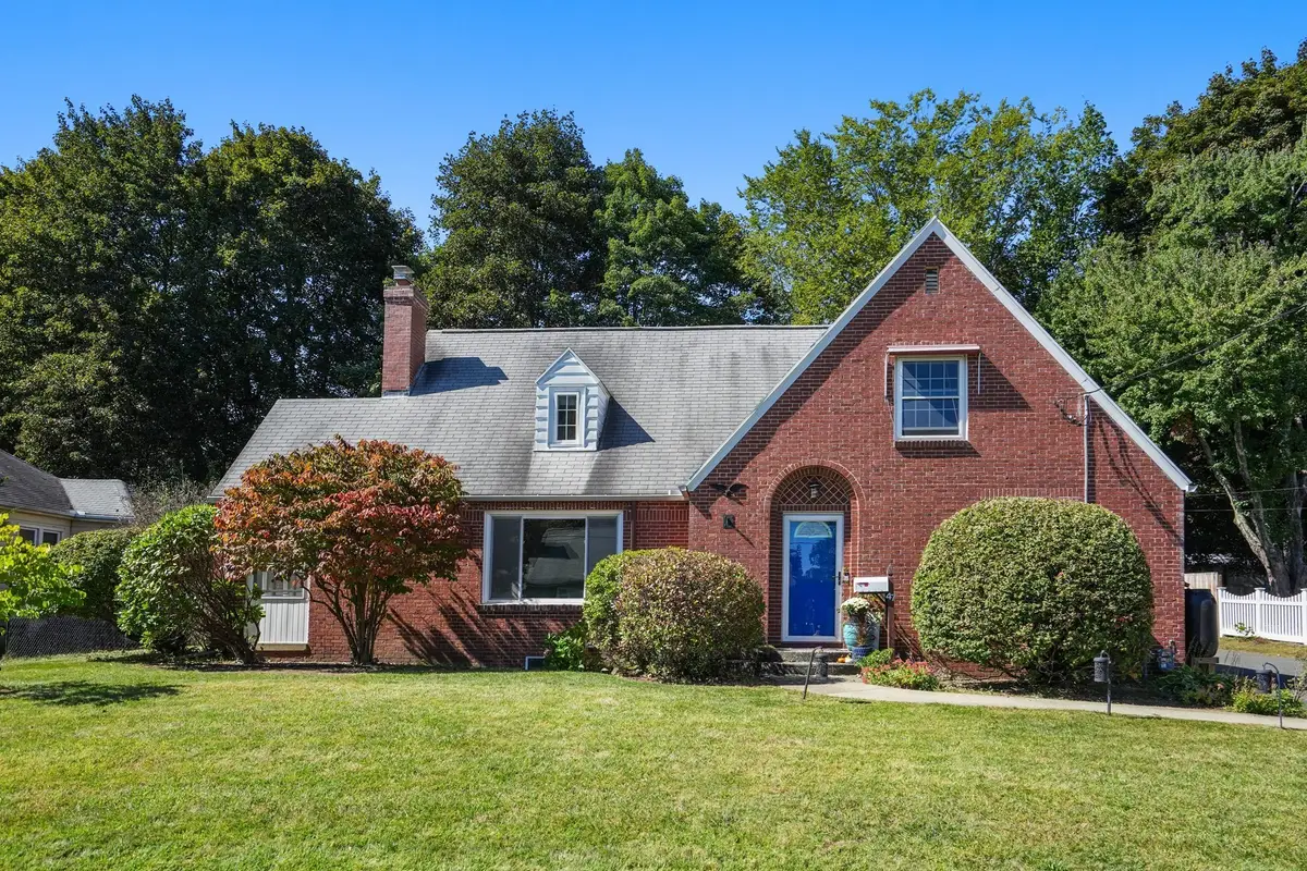 47 Cherry Hl, Holyoke, MA 01040 - #1