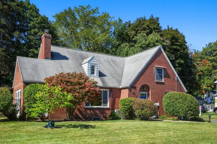 47 Cherry Hl, Holyoke, MA 01040 - #2