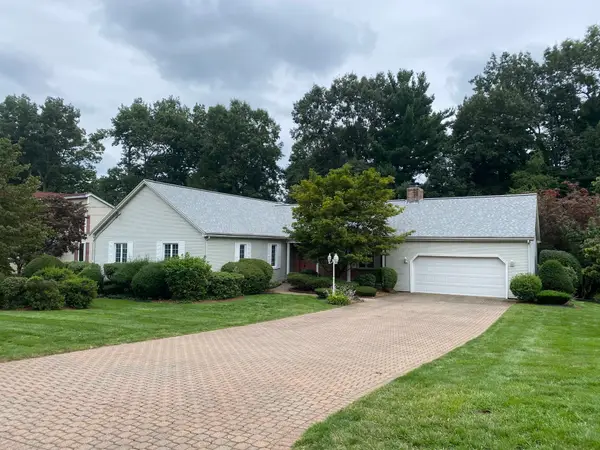 43 Pineridge Dr, Westfield, MA 01085
