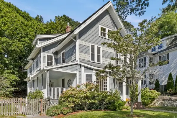 24 Poplar St, Melrose, MA 02176