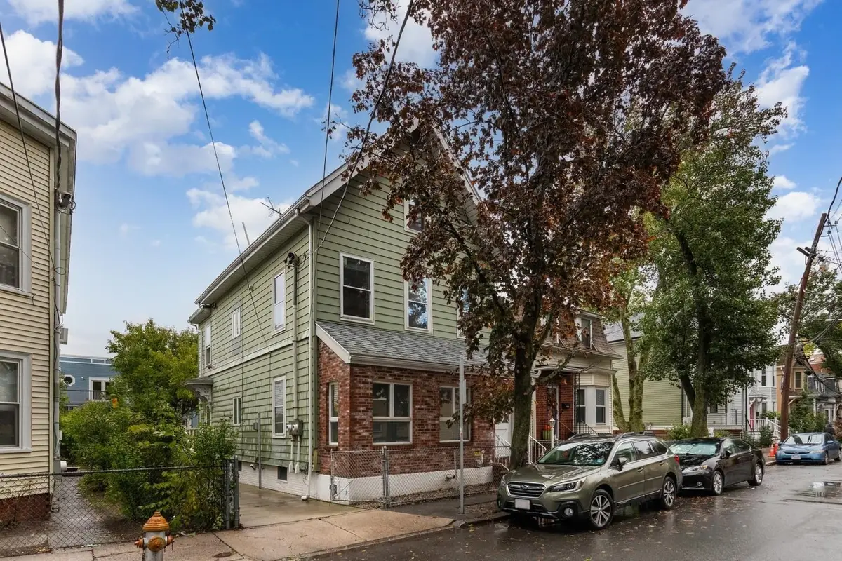 42 Howard St, Cambridge, MA 02139 - #1