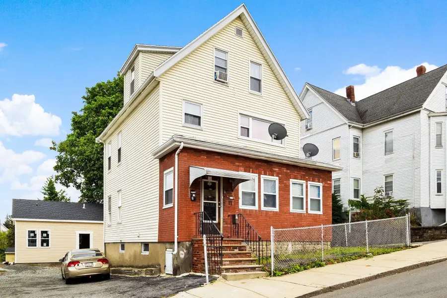 17 Ashton St, Everett, MA 02149 - #2