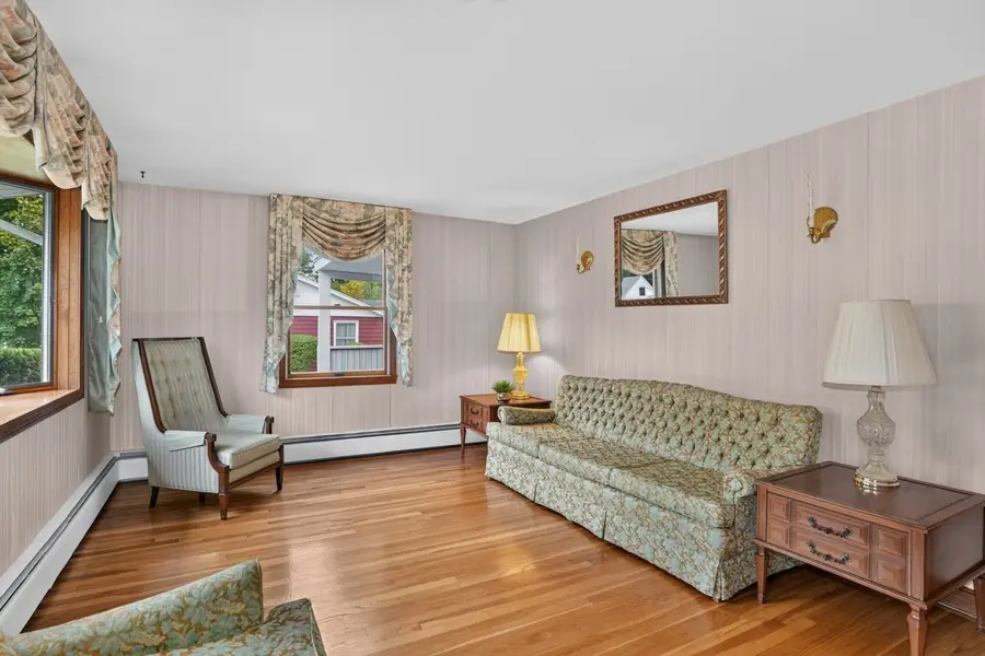 10 Squire Ln, Bellingham, MA 02019 - #3