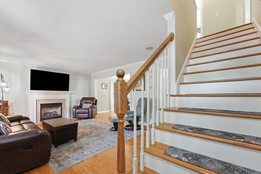 10 John St, East Longmeadow, MA 01028 - #3