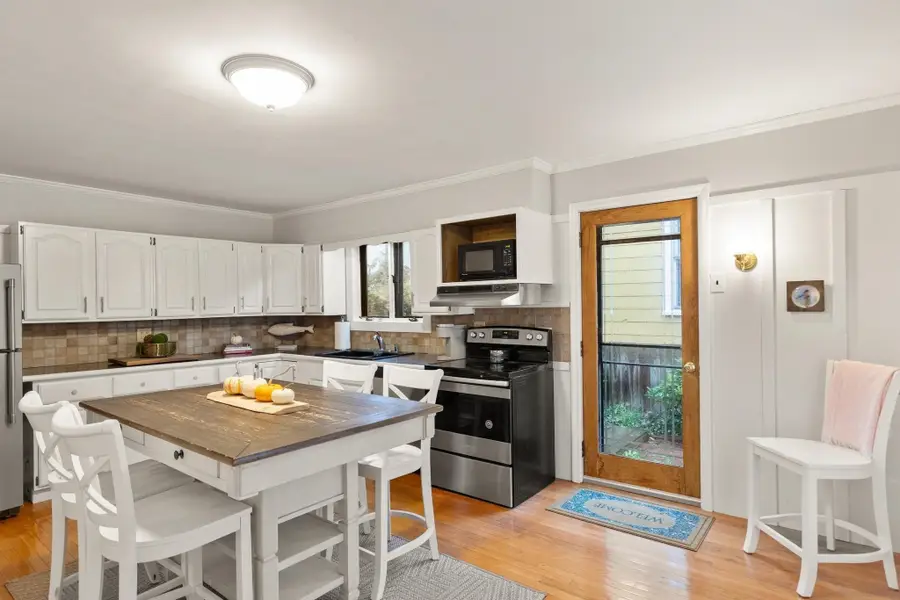 15 Myrtle St, Beverly, MA 01915 - #3