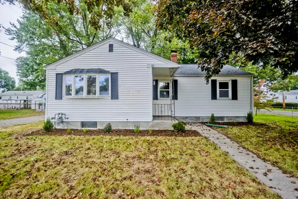 82 Gill St, Chicopee, MA 01013