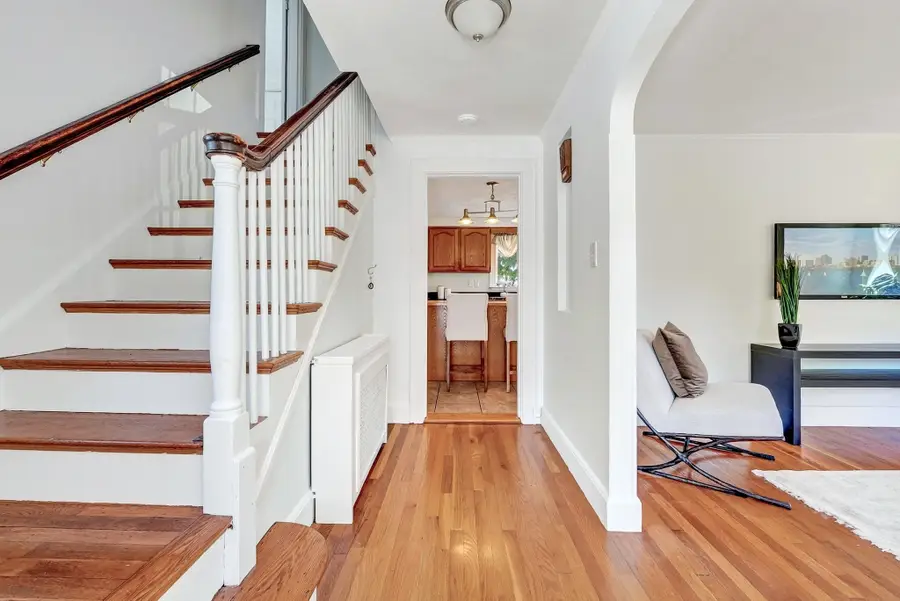 37 Norman Rd, Melrose, MA 02176 - #3
