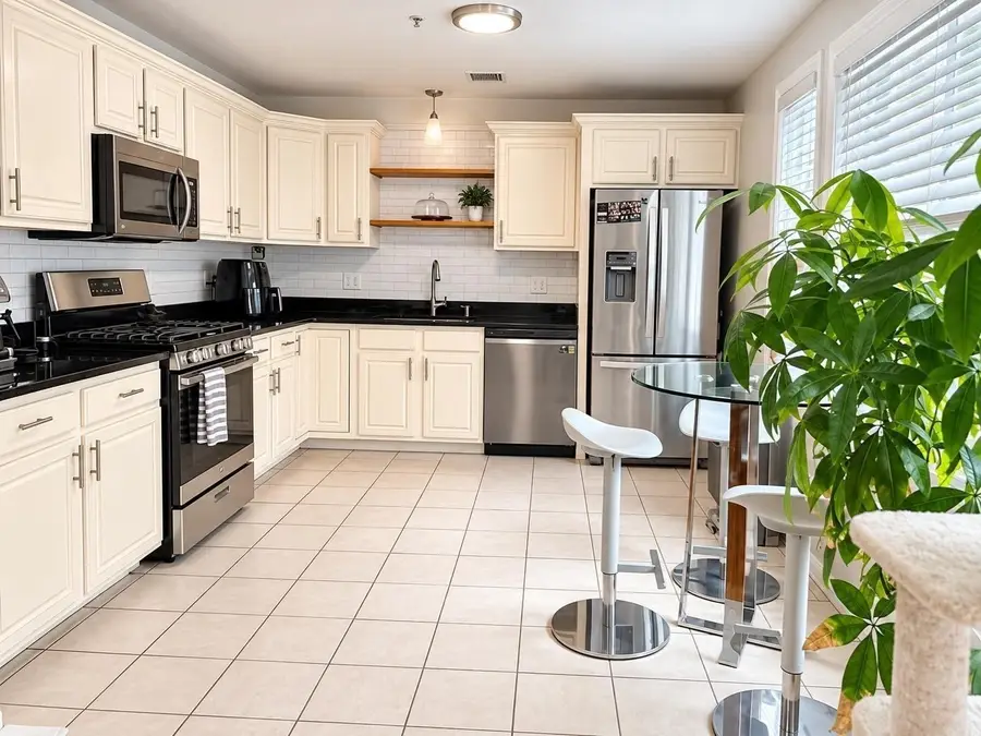 627 Revere Beach Pkwy #627, Revere, MA 02151 - #3