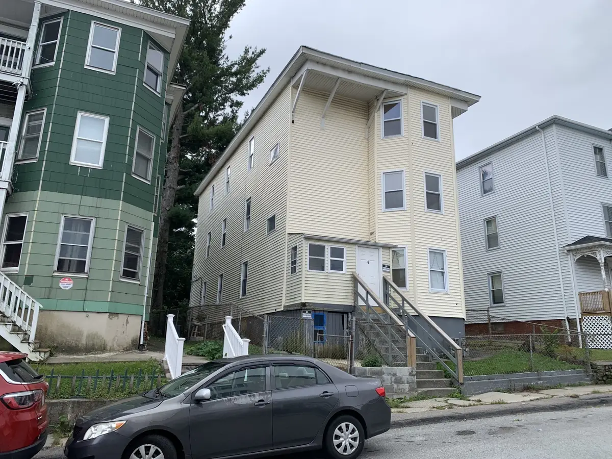4 Mott St, Worcester, MA 01604 - #1