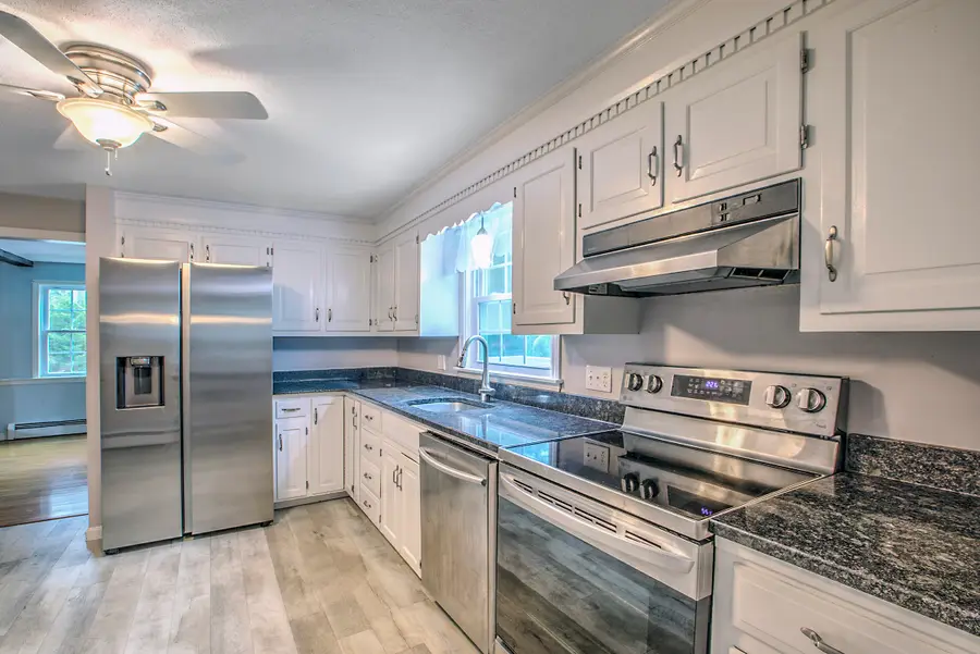 35 Kennel Hill Dr, Beverly, MA 01915 - #3