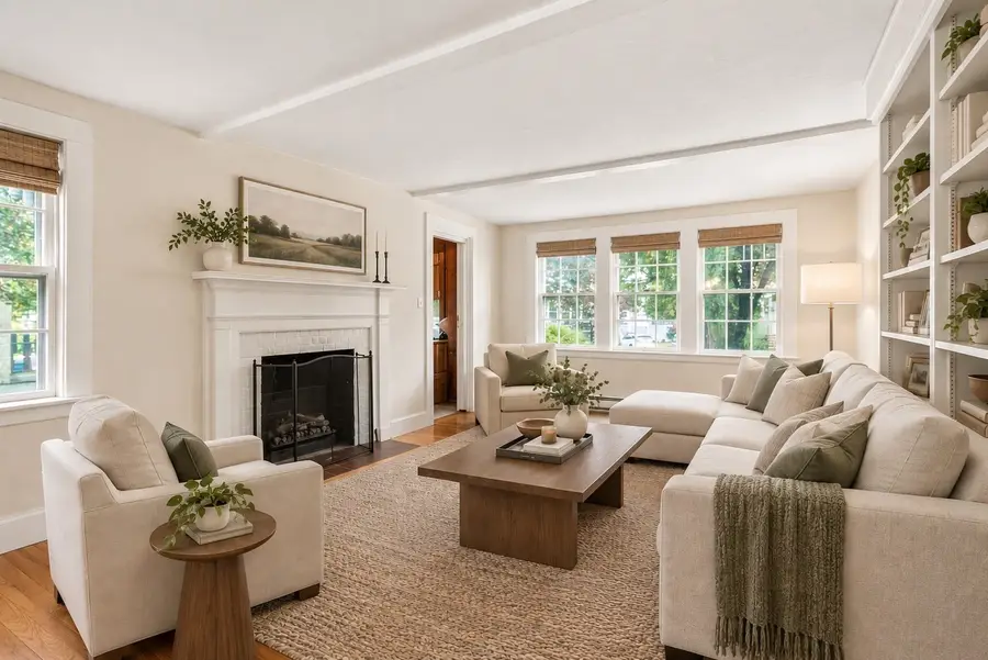118 Oakdale Rd, Newton, MA 02461 - #2