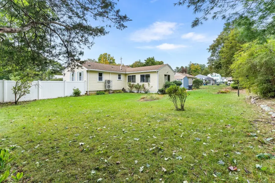 62 Woodsbury Rd, Rockland, MA 02370 - #2