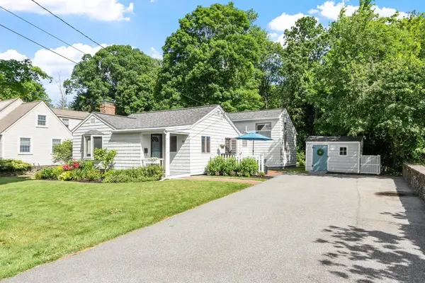 90 Summer St, Andover, MA 01810