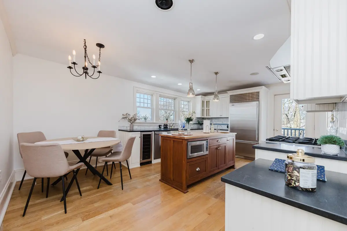 159 Washington St #4, Newton, MA 02458 - #1