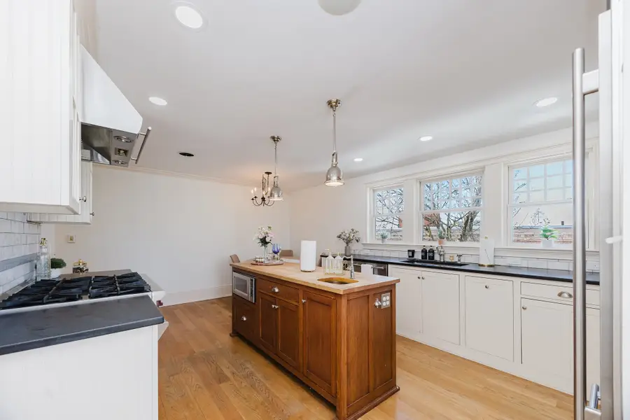 159 Washington St #4, Newton, MA 02458 - #3