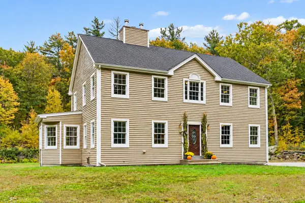 208 Sw Main St, Douglas, MA 01516