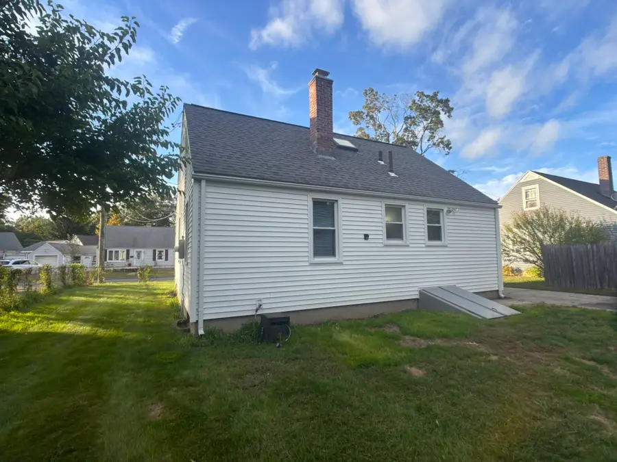 23 Midway St, Springfield, MA 01151 - #3