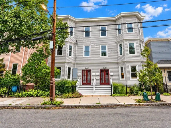 442 Windsor St #442-1, Cambridge, MA 02141
