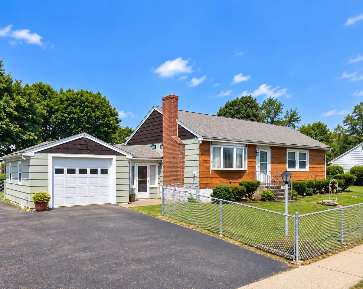 642 Rathbun St, Blackstone, MA 01504 - #1