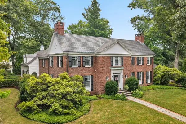 135 Edmunds Road, Wellesley, MA 02481