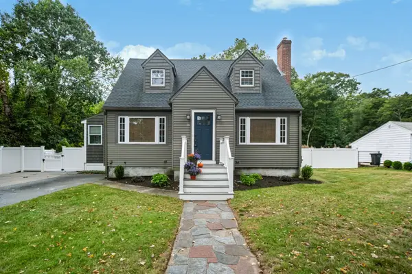 14 Nelson St, Hopedale, MA 01747