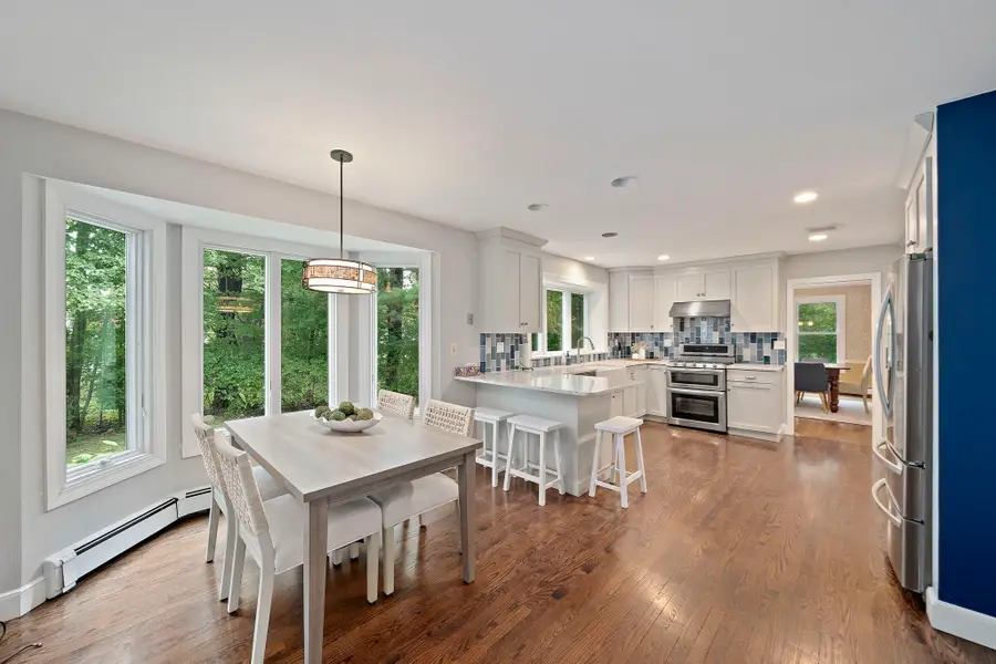 6 Seminole Rd, Canton, MA 02021 - #3