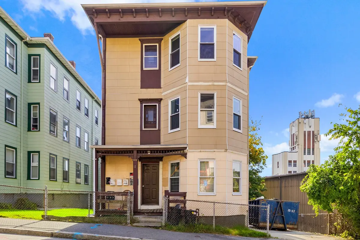 11 Glenwood St, Worcester, MA 01610 - #1