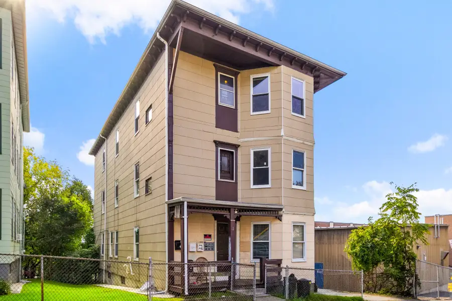 11 Glenwood St, Worcester, MA 01610 - #3