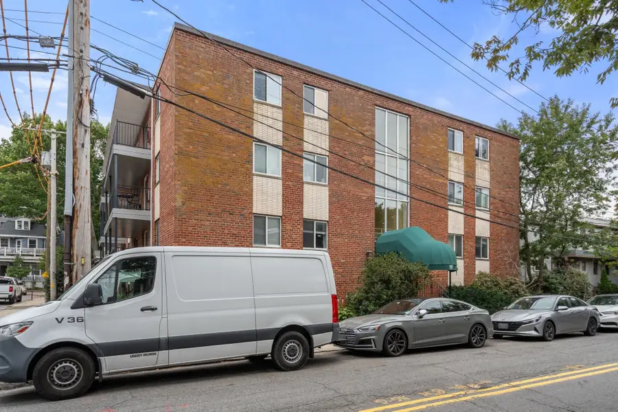 18 Pond St #1, Boston, MA 02130 - #3