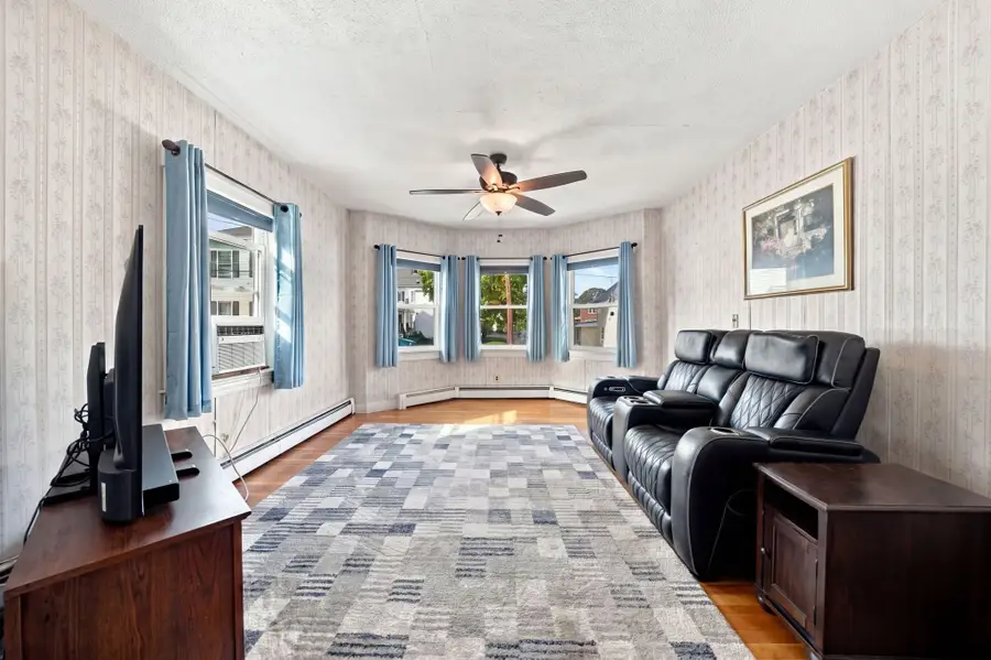 15 Otis St, Lowell, MA 01852 - #3