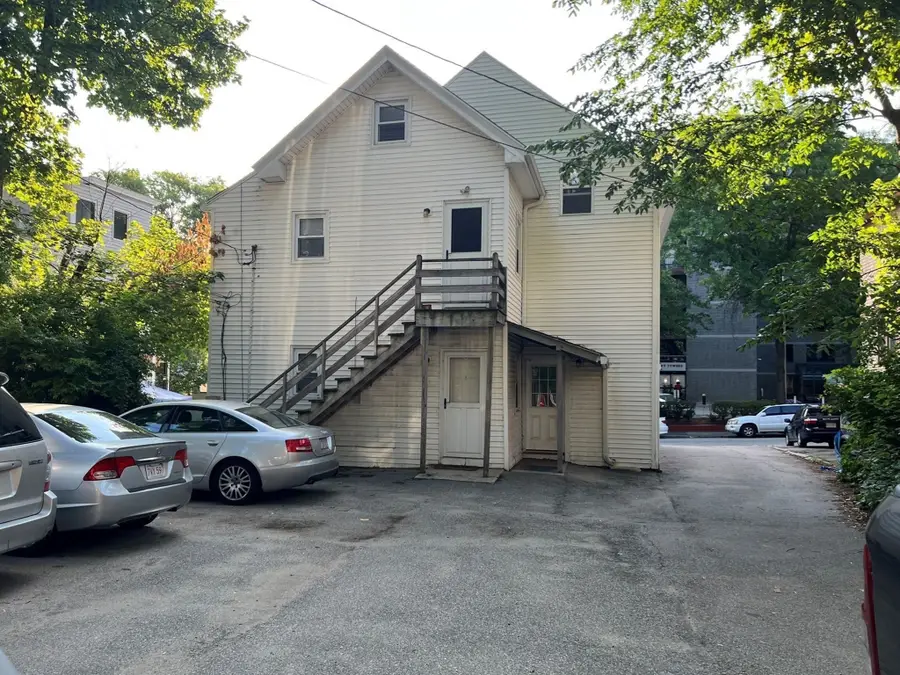 9 Wachusett St, Worcester, MA 01609 - #2