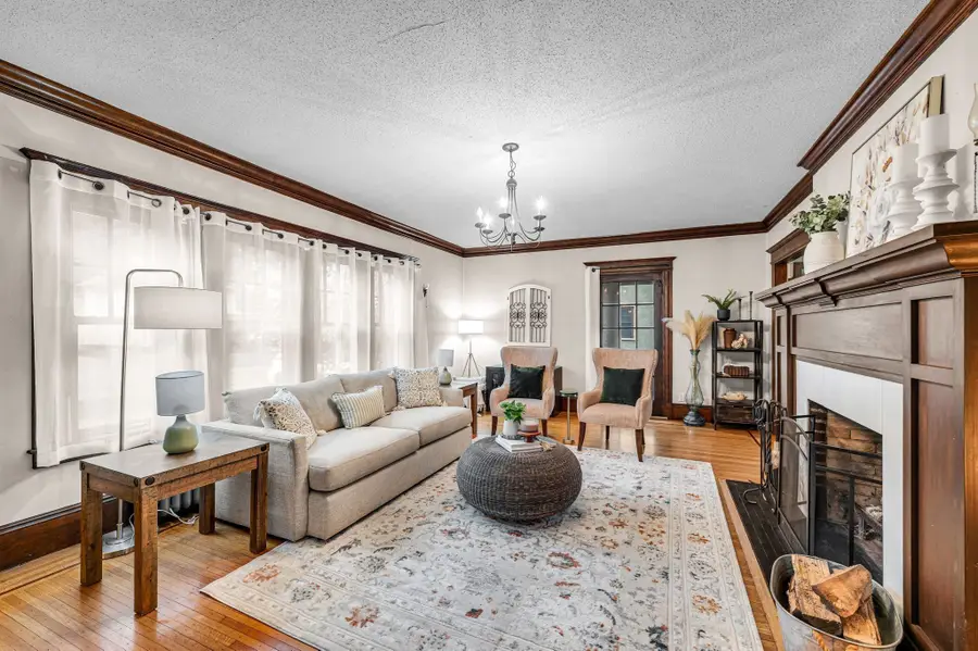22 S Park Ave, Longmeadow, MA 01106 - #3