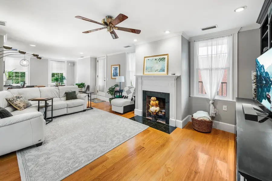 54 Chestnut St #3, Boston, MA 02129 - #3