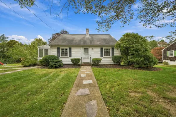 12 Riverside Dr, Kingston, MA 02364