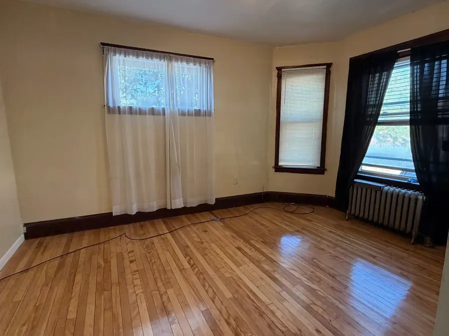 2 Shirley St, Worcester, MA 01610 - #3