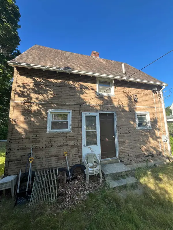 5 Marconi Rd, Worcester, MA 01606