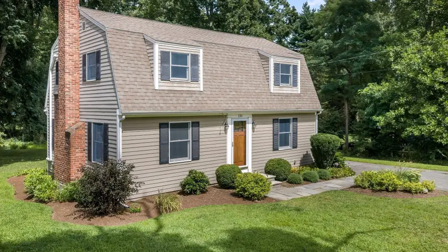 135 Linebrook Rd, Ipswich, MA 01938 - #2