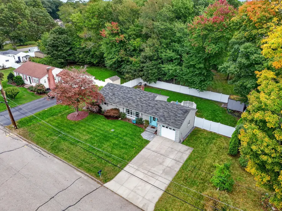 51 Cherry Hill Dr, Seekonk, MA 02771 - #2