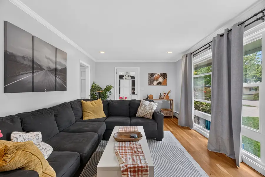 51 Cherry Hill Dr, Seekonk, MA 02771 - #3