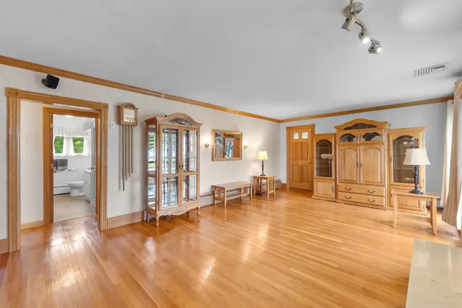 39 Adams Ave, North Andover, MA 01845 - #3