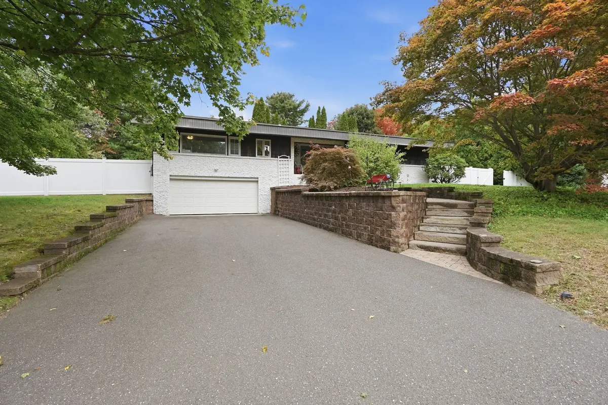 10 Circle Dr, Wilbraham, MA 01095 - #1
