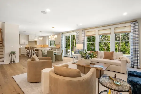 7 Willow Circle, Mashpee, MA 02649