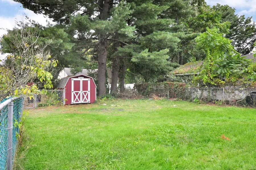 834 East St, Ludlow, MA 01056 - #3