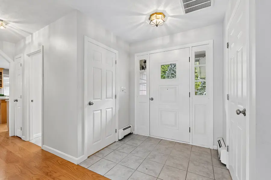 272 Mill St, Holliston, MA 01746 - #3
