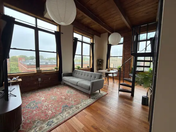 24 Norman St #301, Salem, MA 01970