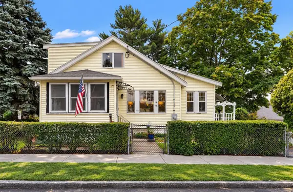 102 Elliot Ave, Quincy, MA 02171