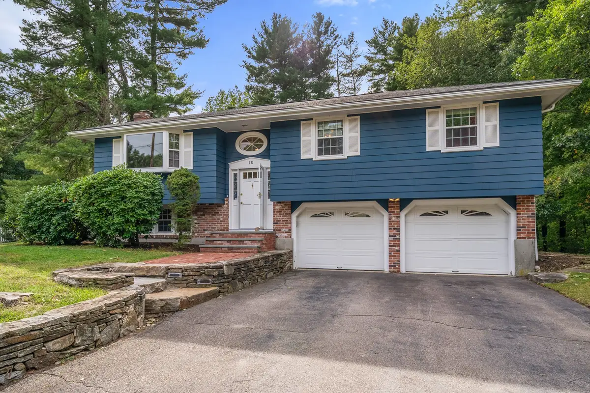 10 Millbrook Dr, Plainville, MA 02762 - #1