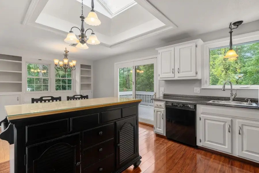 10 Millbrook Dr, Plainville, MA 02762 - #2
